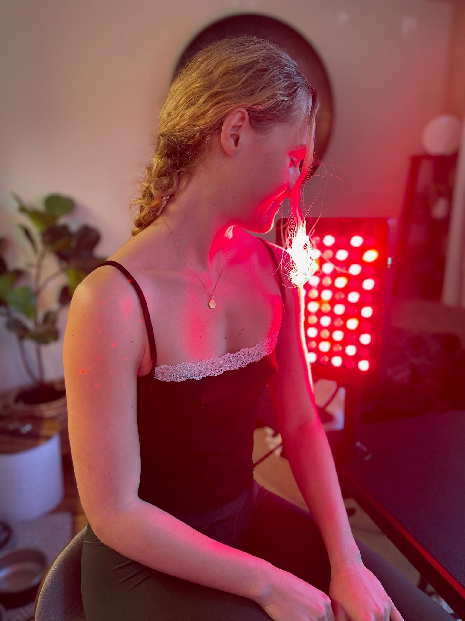 Kivo Vital 300: Portable Small Red Light Therapy Panel – Kivo